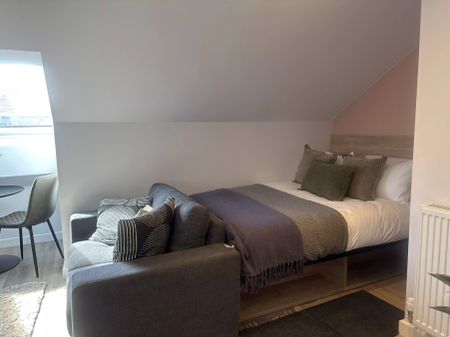 Skylight Plus Studio - Photo 5