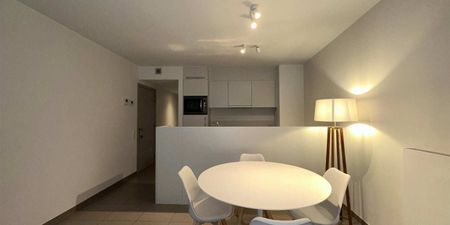 Appartement te huur in Antwerpen voor € 965 met 2 slaapkamers - Foto 3