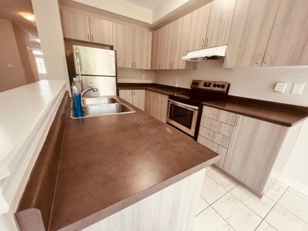 For Lease - 63 Greenwood Drive, Essa, Ontario - Photo 3