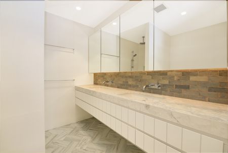 Split-Level Penthouse with Amazing Views & Off Street Parking! - Photo 3