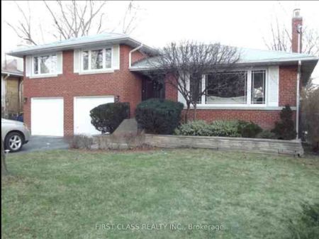 Detached Home For Lease | C7398566 - Photo 5