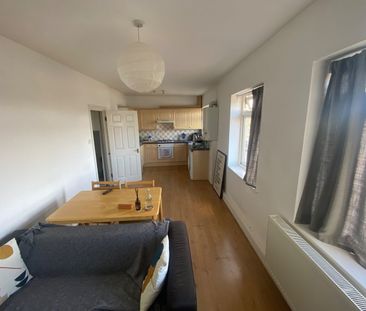 1 Bed Flat, Stoke Newington High Street, N16 - Photo 1