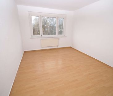 4-Zimmer-Wohnung mit großer Küche und Badewanne, renoviert, ab sofort - Photo 2