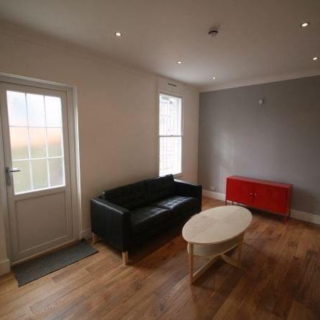 4 bedroom terraced house to rent - Photo 1