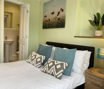 1 bedroom in a house share to rent - Photo 5