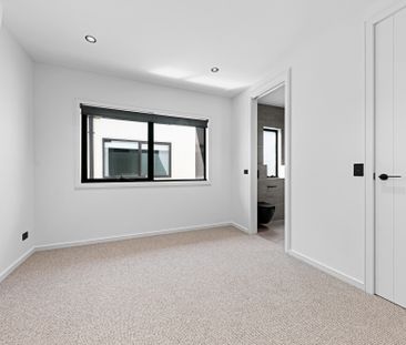 10/212 Ballarat Rd, Maidstone VIC 3012 - Townhouse For Rent | Domain - Photo 2