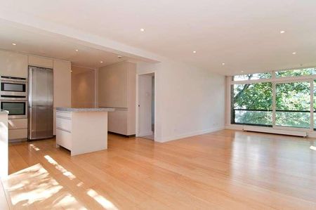 Park Close, Ilchester Place, Kensington, London, W14 - Photo 3