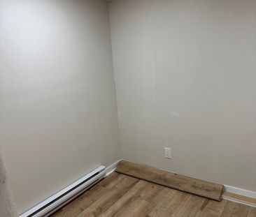 For Lease - 425 Jane Street Unit# 10, Toronto, Ontario - Photo 6