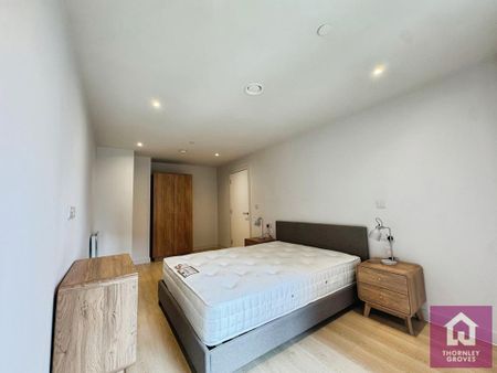 3 bedroom flat to rent - Photo 4
