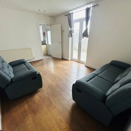 ***ROOM LET*** Maiden Lane, L13 9AW - Photo 1