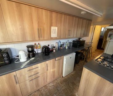 1 bedroom in a house share to rent - Photo 5