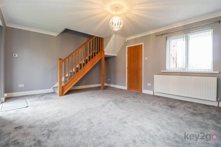 2 bedroom semi-detached house to rent - Photo 5