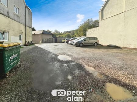 Gwern Avenue, Senghenydd, CAERPHILLY - Photo 3