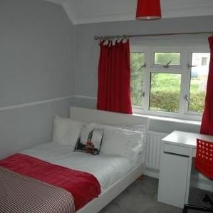 Room in a Shared House, Waverley Crescent, BN1 - Photo 1