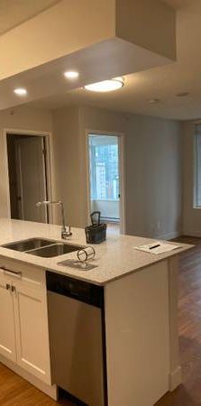 Elevator, Pet-Free, 1/bd 1/ba - Photo 1