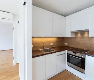 Klimatisierte DG-Wohnung - Provisionsfrei, inkl BK/ Wasser/ Heizung - Photo 2