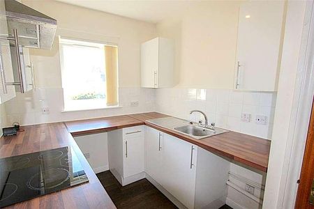 Priory Court, Roots Hall Drive, Southend-on-sea, SS2 - Photo 2