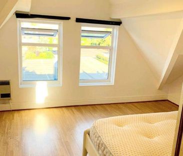 Manchester Road, Altrincham, WA14 - Photo 4