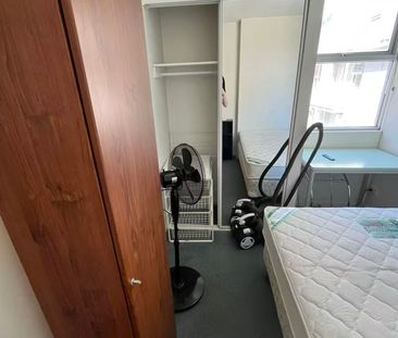 City-Edge Convenience in the Heart of Carlton - Photo 2