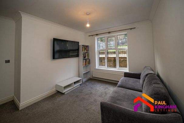 3 bedroom semi-detached house to rent - Photo 1