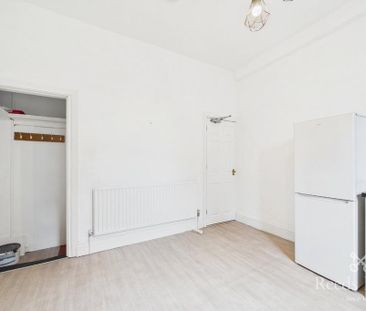 4 bedroom terraced house to rent - Photo 4