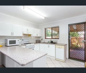 Unique Freestanding Townhouse in Prime Location - Photo 5