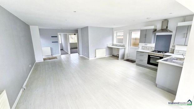 2 bedroom detached bungalow to rent - Photo 1