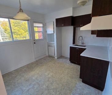 🏡✨ 3 ½ À LOUER – FRAÎCHEMENT RÉNOVÉ ! ✨🏡 - Photo 4