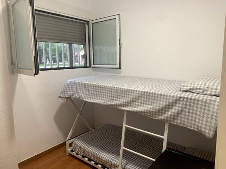 Plaça del Mestre Vicent Ballester Fandós, Valencia, Valencian Community 46013 - Photo 2