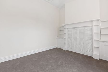 Spacious One Bedroom Character Home in Prime Location - Photo 3