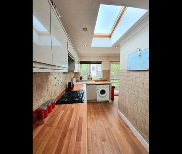 4 Bed Terraced House, Ashington Grove, CV3 - Photo 5