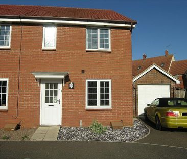3 bedroom end of terrace house to rent - Photo 1