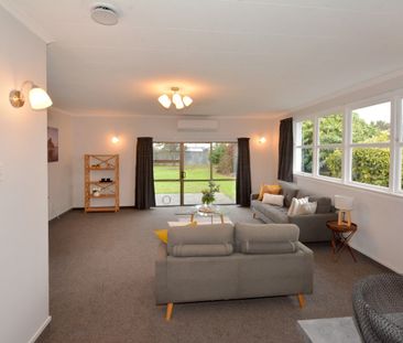 Family Home - Photo 4