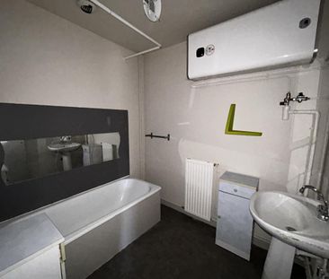 Location Appartement 2 pièces 59m² LE CREUSOT 71200 - Photo 6