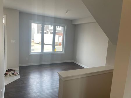 For Lease - 724 Eminence Street, Barrhaven, Ontario - Photo 4