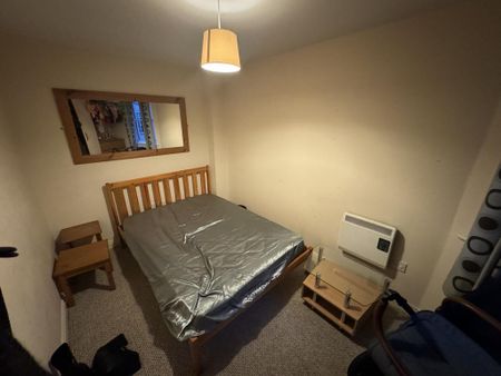 2 bedroom flat to rent - Photo 2