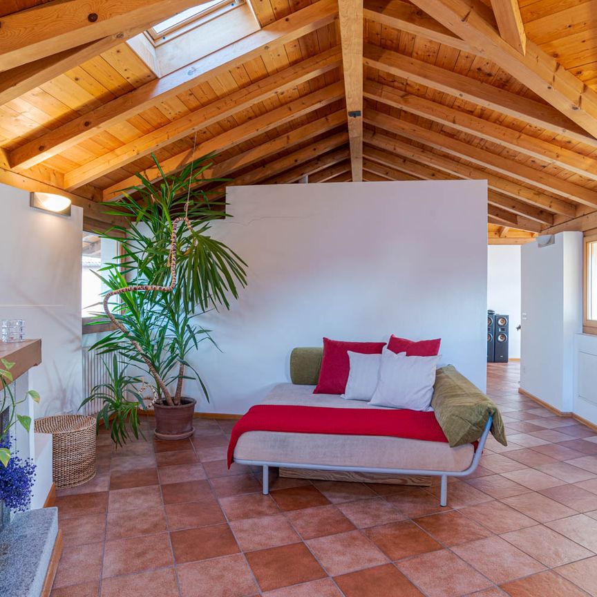 MORBIO INFERIORE – APPARTAMENTO ESCLUSIVO CON TERRAZZO - Foto 1