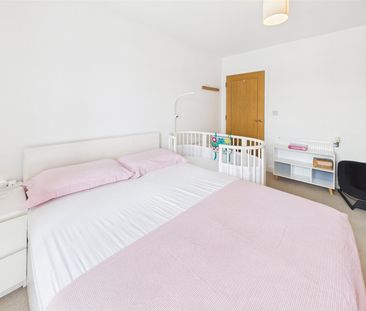 Heath Road, Twickenham, Middlesex, TW1 - Photo 1