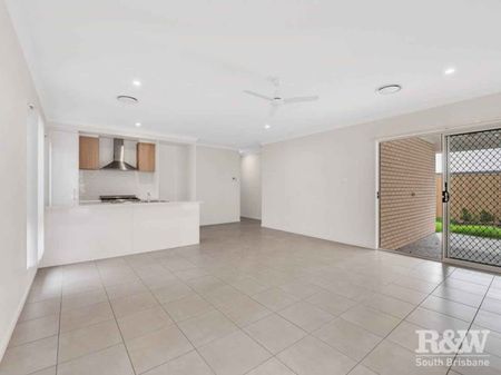 Stunning Family Home - Photo 5
