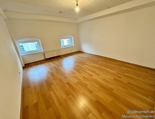 Objektdetails: Köln - Dellbrück - Wohnung 2 Zimmer-Wohnung mit kleiner Wohnküche Mitten in Dellbrück - Photo 1