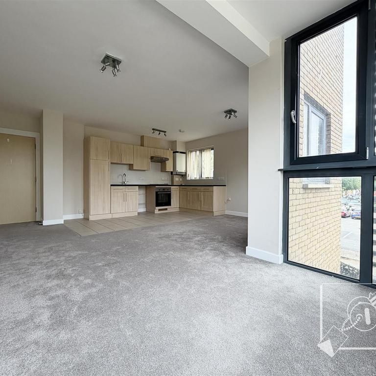 2 bedroom flat to rent - Photo 1