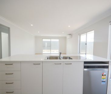 Brand New Home in Coastal Madora Bay! - Photo 1