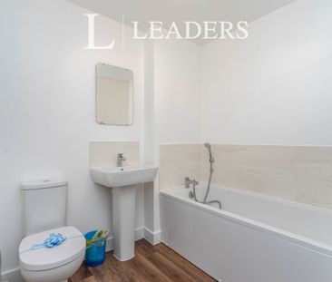 3 bedroom house to rent Whiteley Way, Curbridge, Southampton, SO30 - Photo 3