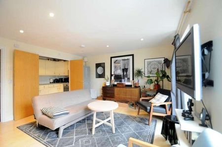 Sternhall Lane, London, SE15 - Photo 2