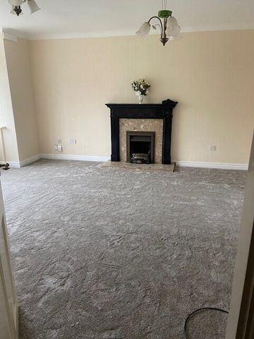 4 Bedroom Executive detached Home to let in Boley Park, Lichfield - Photo 2