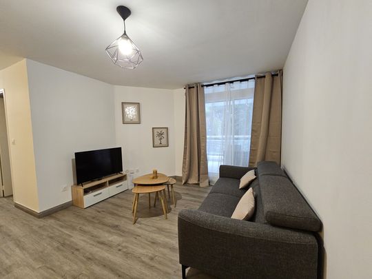 Location Appartement 4 pièces 68m² MOUFIA 97490 - Photo 1