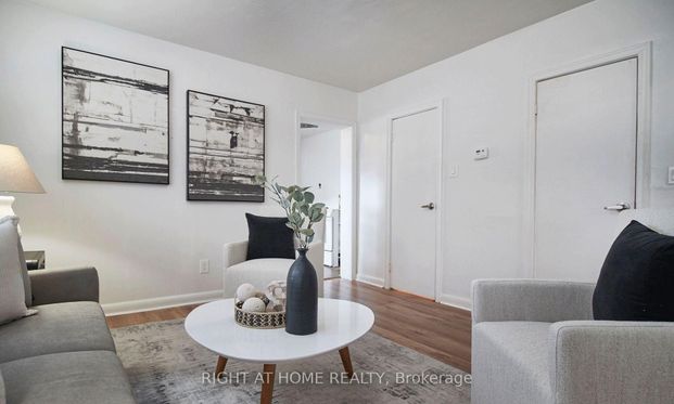For Lease - 124 Agnes Street Unit# Main, Oshawa, Ontario - Photo 1
