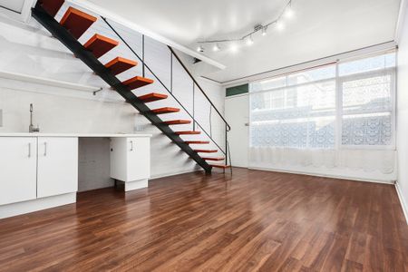 Stylish One Bedroom In Prime Location - Photo 3