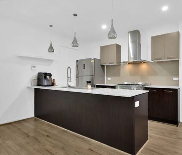 Stunning Family Home - Photo 1