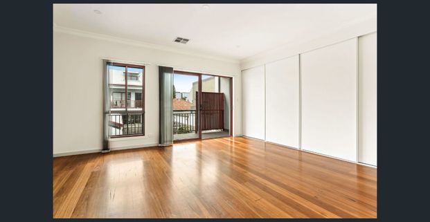 Spacious Home with a Large Outdoor Entertaining Area - Photo 1